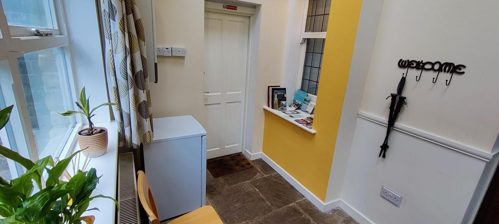 Private Annex To Victorian Villa, With Kitchen And Free Parking Todmorden Exterior photo